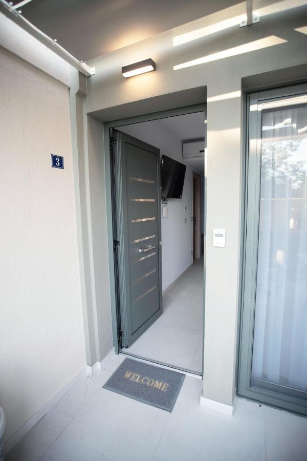 8 Boutique Suites เนอาโปติไดอา ห้อง รูปภาพ