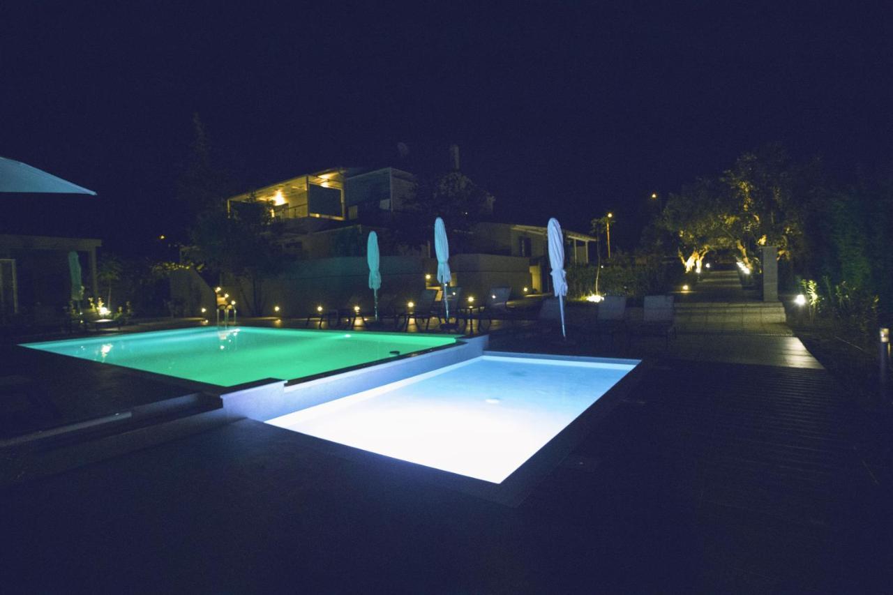 8 Boutique Suites เนอาโปติไดอา ภายนอก รูปภาพ